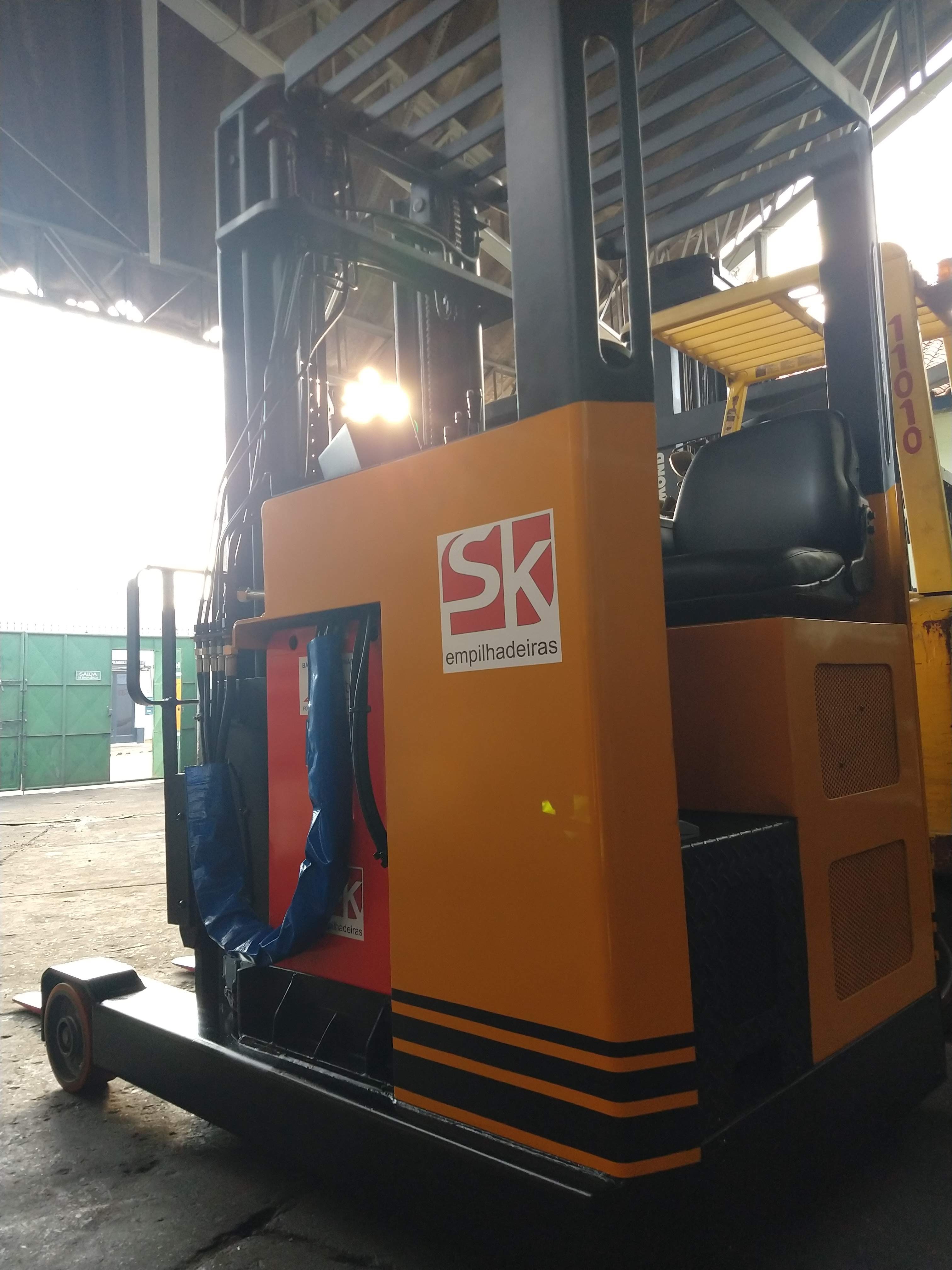 SKAM Empilhadeira Retrátil  EPR 2000 | Cap. 2t 