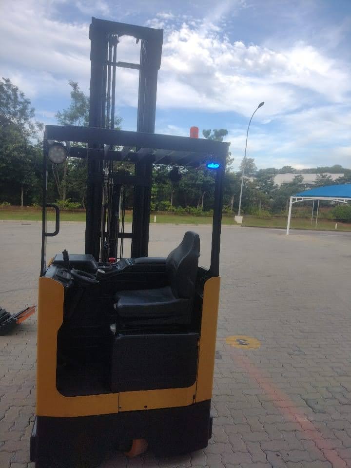 Heli Empilhadeira Retrátil 2 ton
