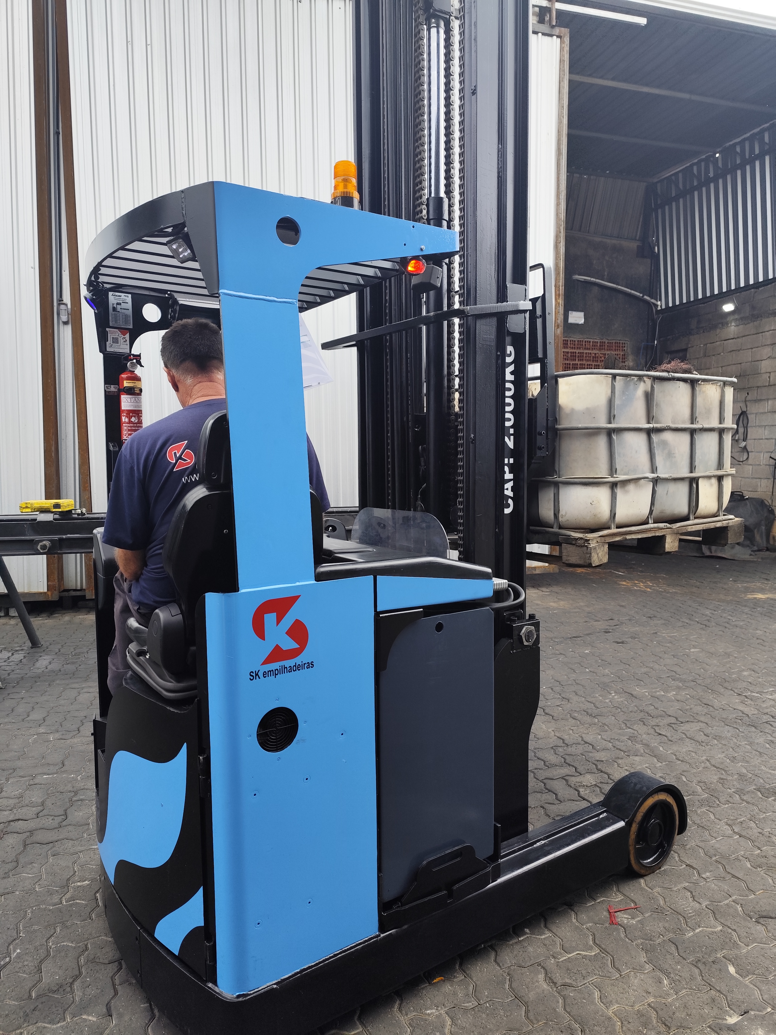 Empilhadeira Retrátil PR 2070 2ton 7metros